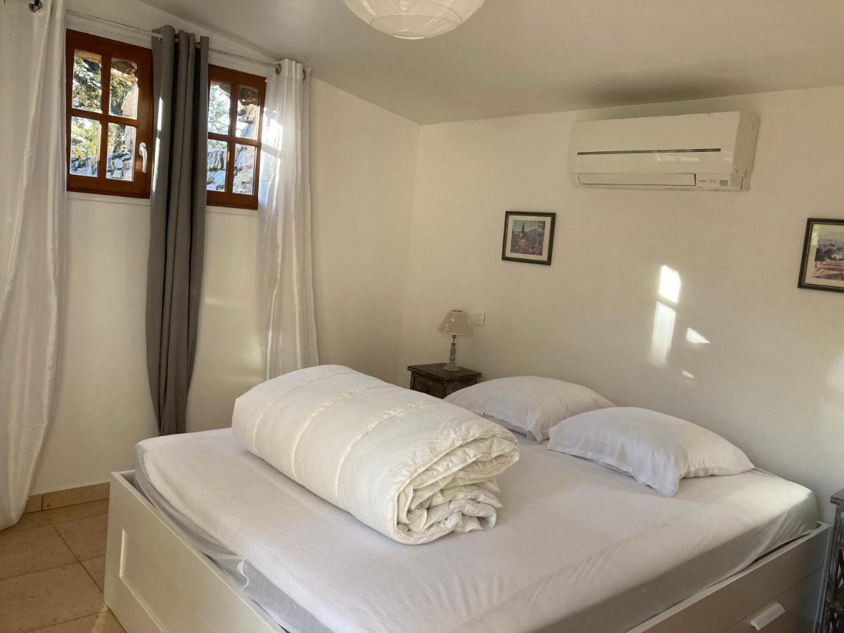 Gite Encore Un Soir Hyeres Bagian luar foto