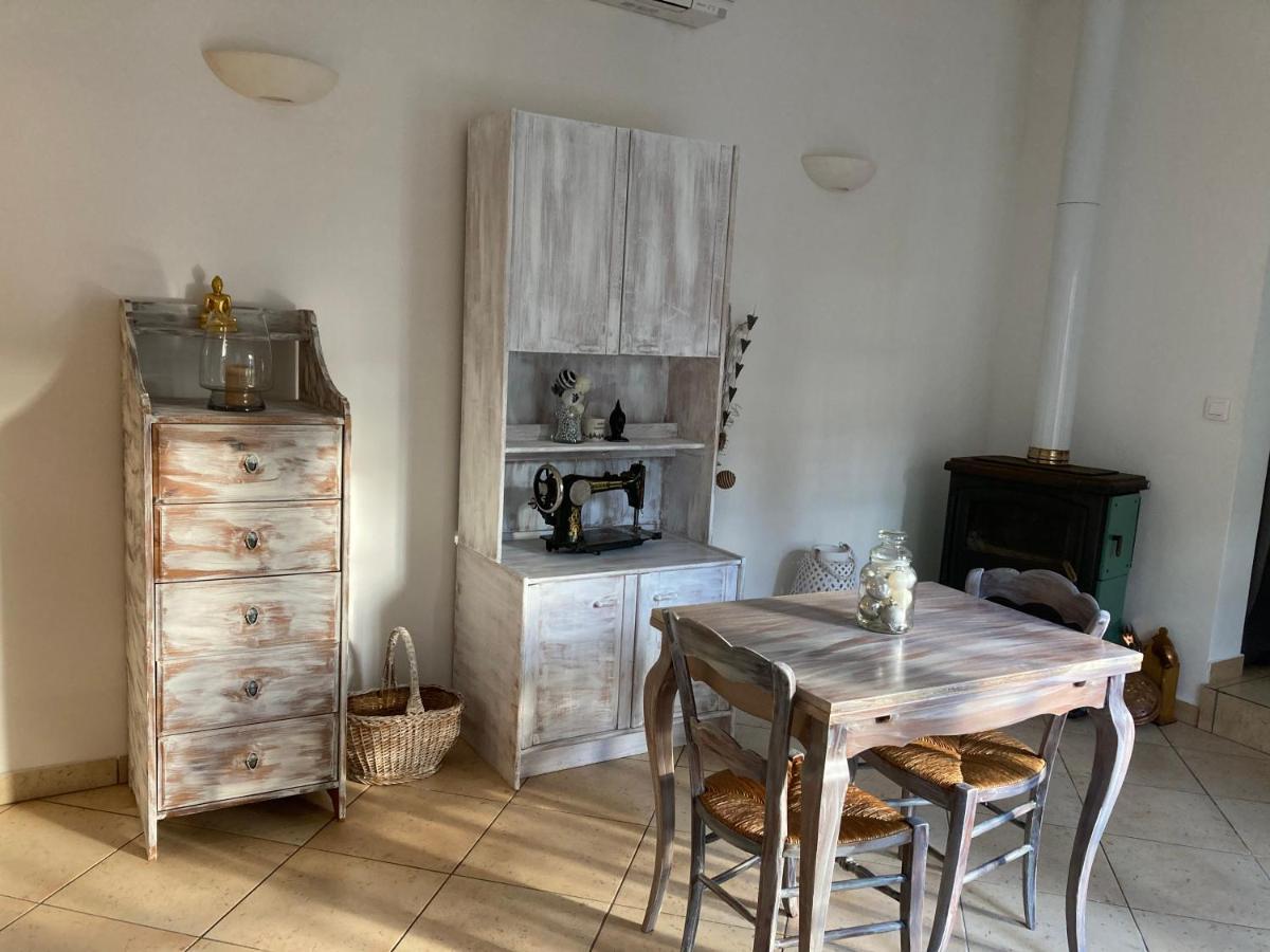 Gite Encore Un Soir Hyeres Bagian luar foto