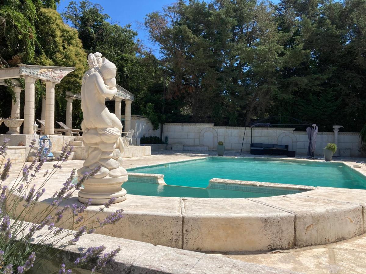 Gite Encore Un Soir Hyeres Bagian luar foto