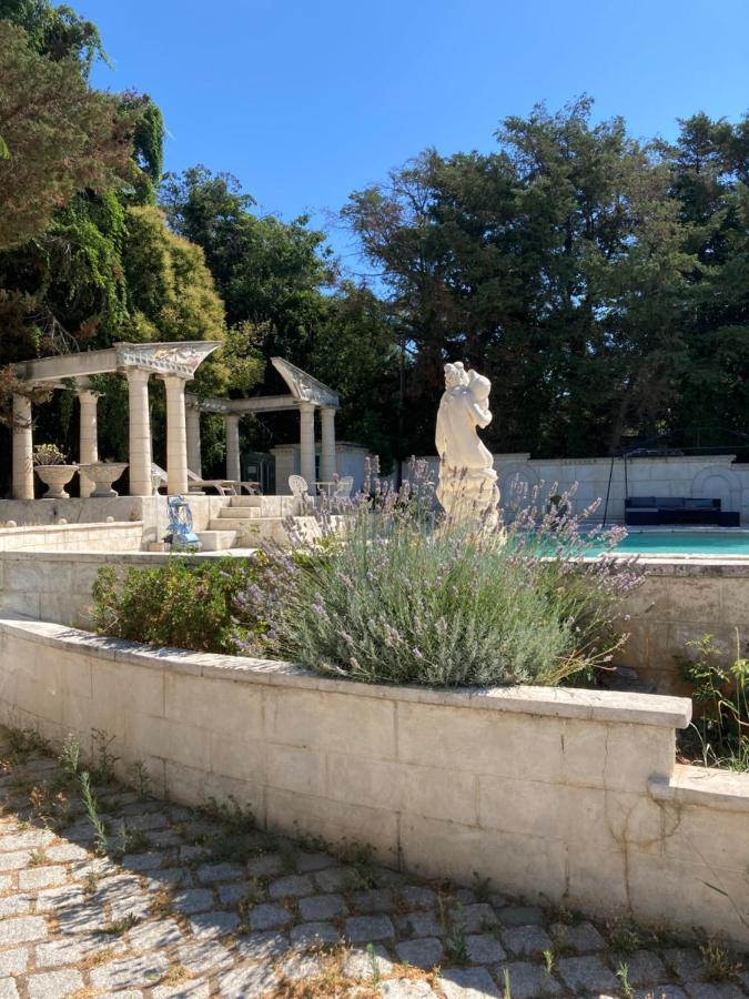 Gite Encore Un Soir Hyeres Bagian luar foto