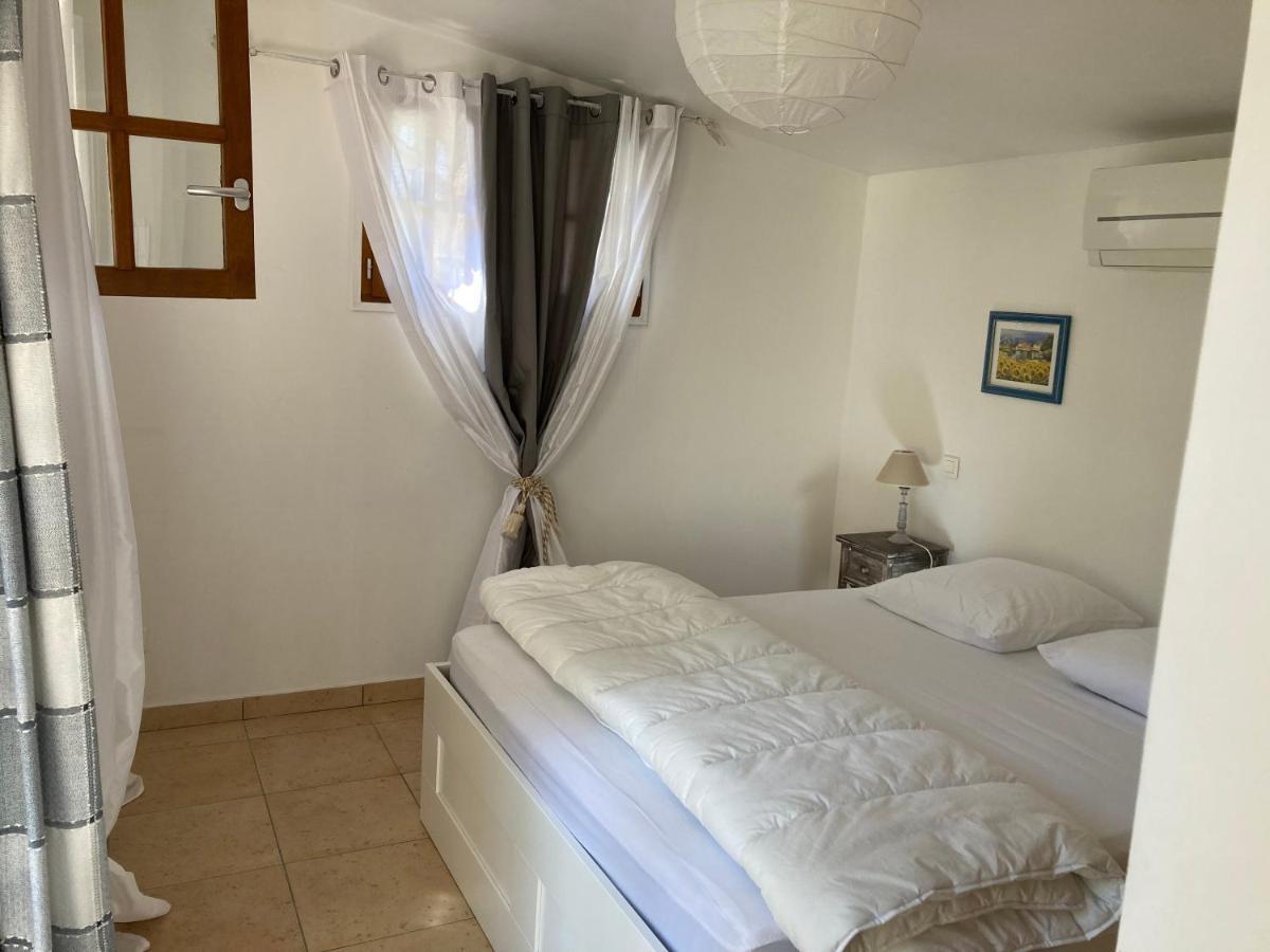 Gite Encore Un Soir Hyeres Bagian luar foto