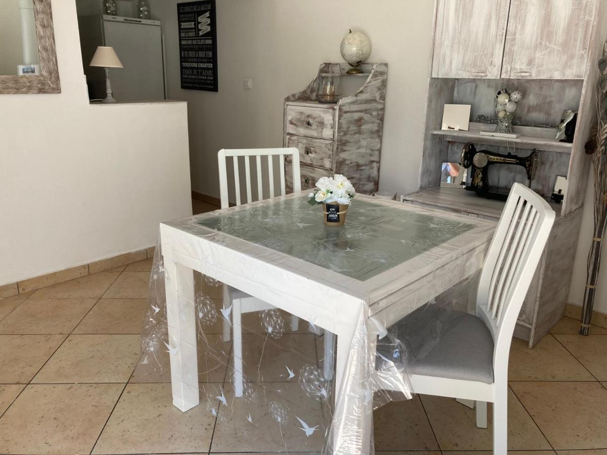 Gite Encore Un Soir Hyeres Bagian luar foto